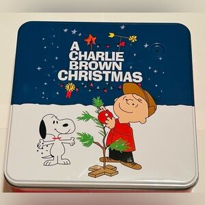 NEW!!! Classic & Charming Peanuts Collectible Musical Cookie Tin